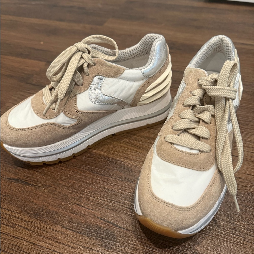 Voile Blanche Women's Sneakers in Tan, White, and Silver